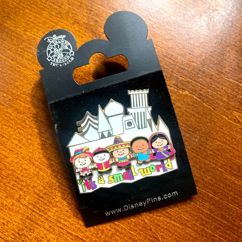 Disney It’s a Small World 3D pin official trading 2007